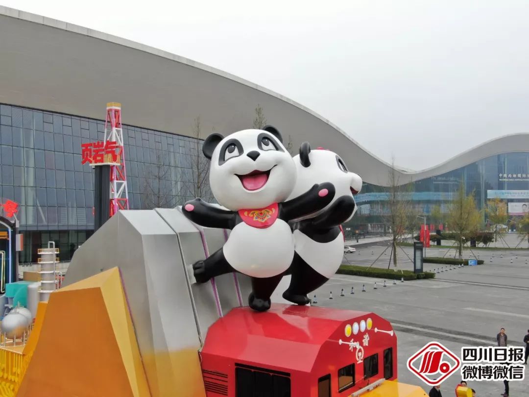国庆游行的四川彩车在成都免费展出!快去打卡
