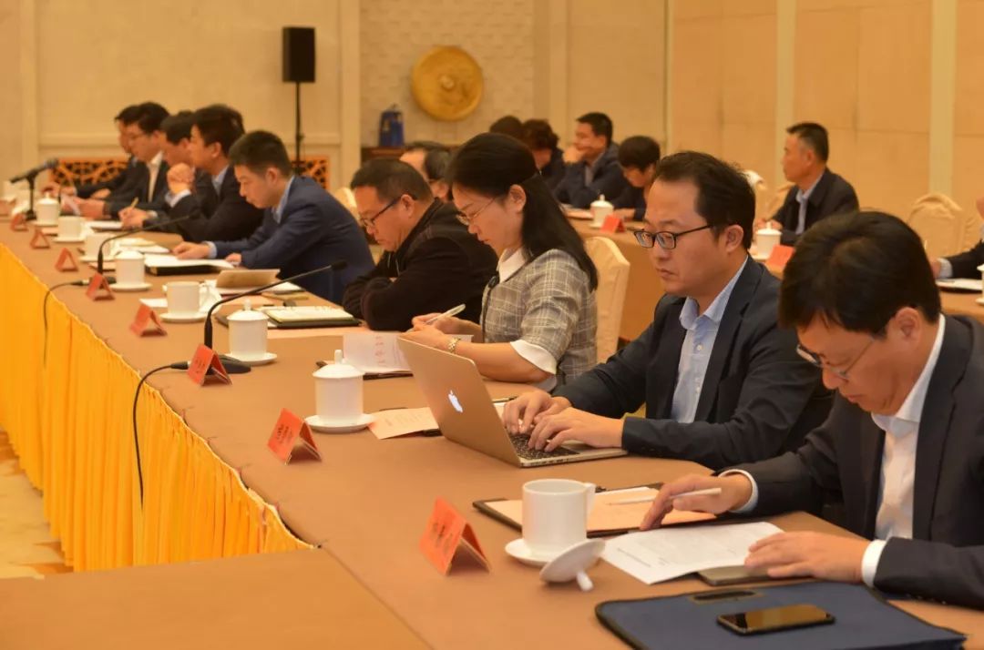 怎么学会开会 85e8080b8172461fb8c0e2a1e8b4d02e.jpeg
