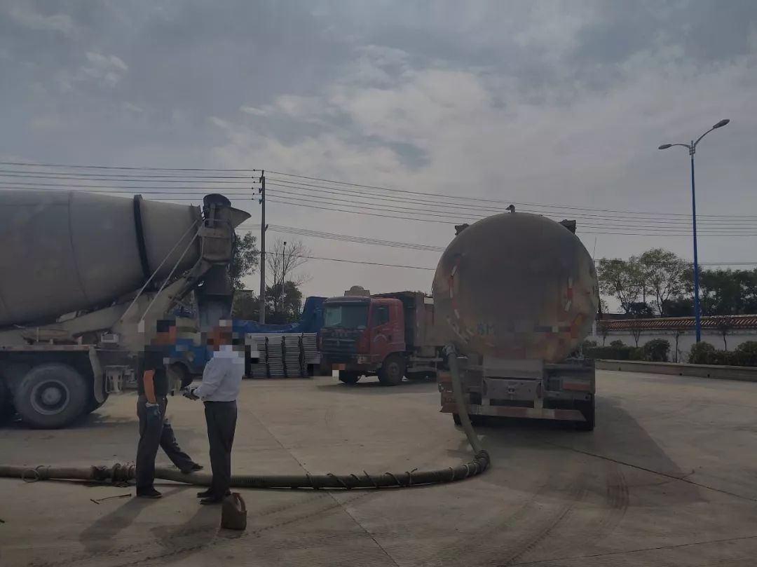 这位货车司机 你被吊销驾照了 运输