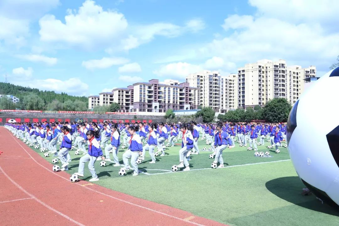 金秋十月逐梦前行遂宁市安居育才中学校2019年10月精彩回顾