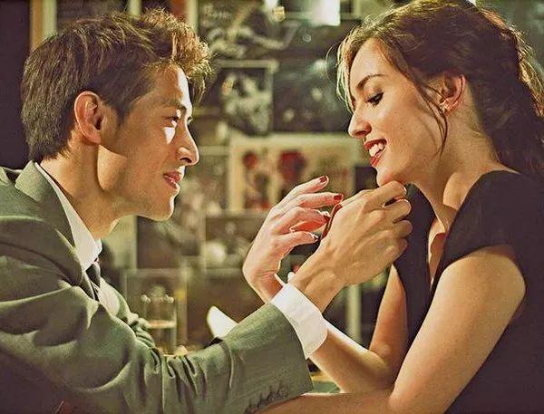 晒孕照逼原配离婚,她拿三亿分手费成人生赢家