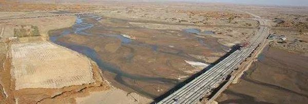 世界最长沙漠高速公路京新高速“最后一公里”再获进展