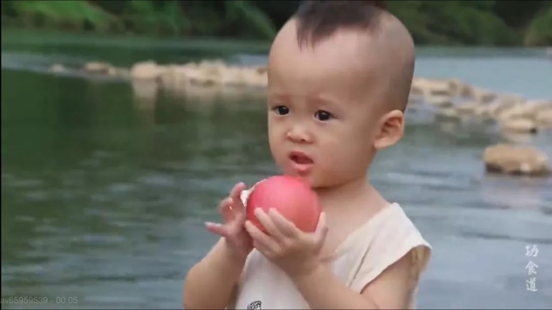 中国大爷油管500万点赞,老外惊呆:这是什么Ch