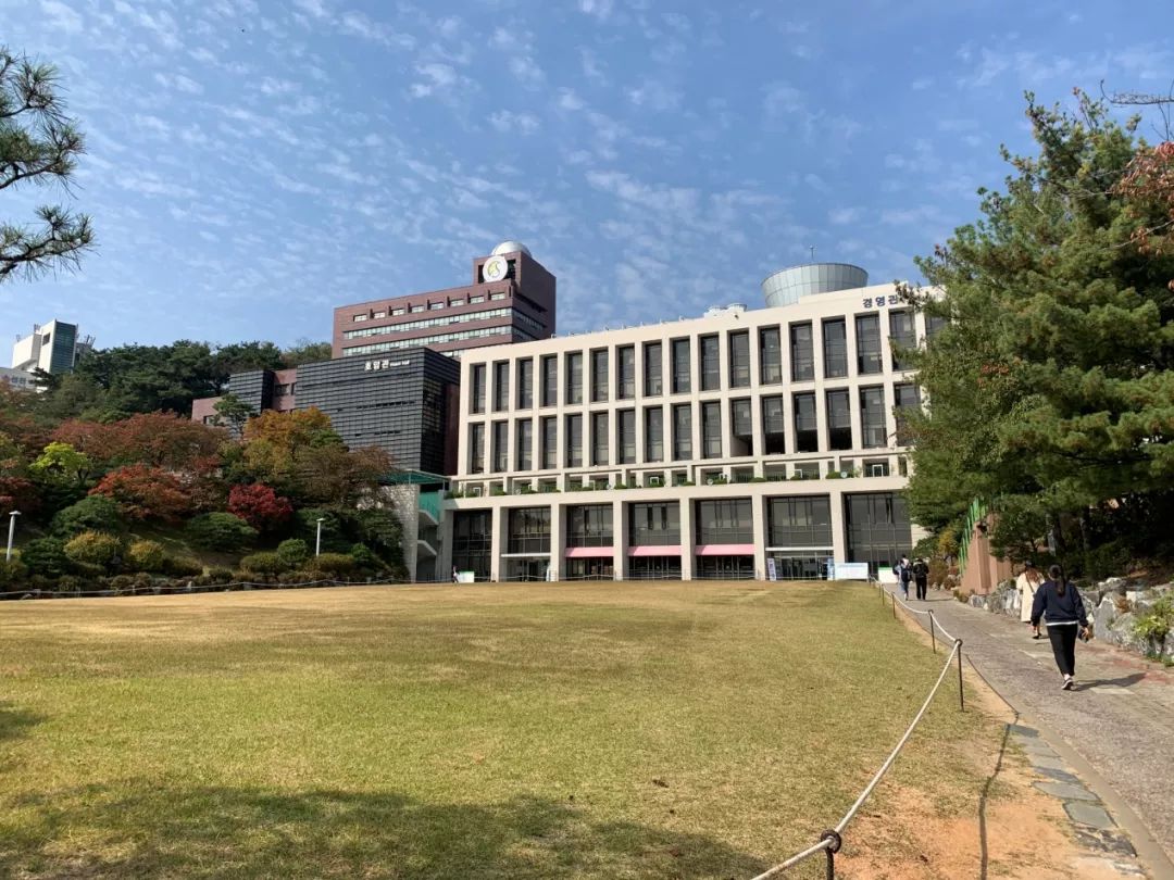 首尔大学人口_首尔大学(2)