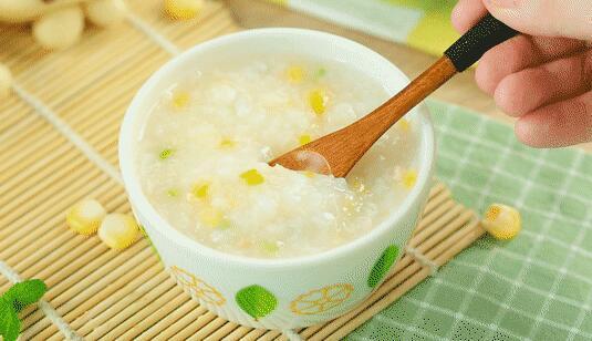 [儿科医生雨滴]原创怕宝宝不消化只喝粥？3种辅食的错误喂法，你做错了哪一条？