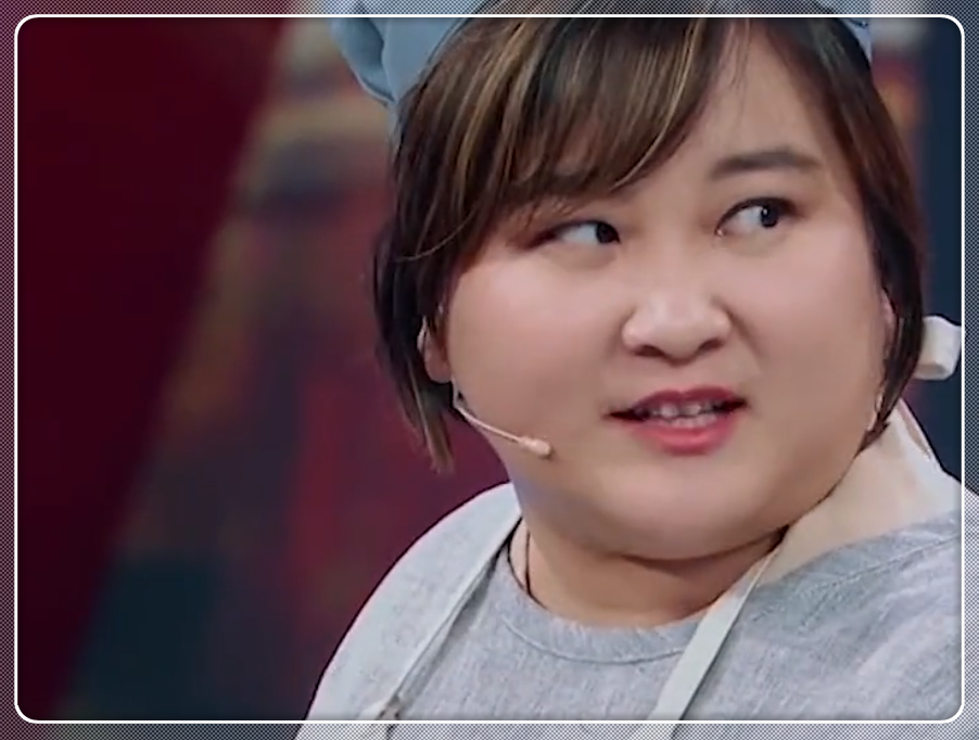 有种合影叫做"远离贾玲"!和她同框谁也赢不了,两个酒窝太可爱