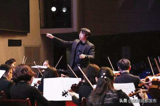 交响曲演奏震撼 803c557f89f040b7b7451fa7e13fdcd5.jpeg