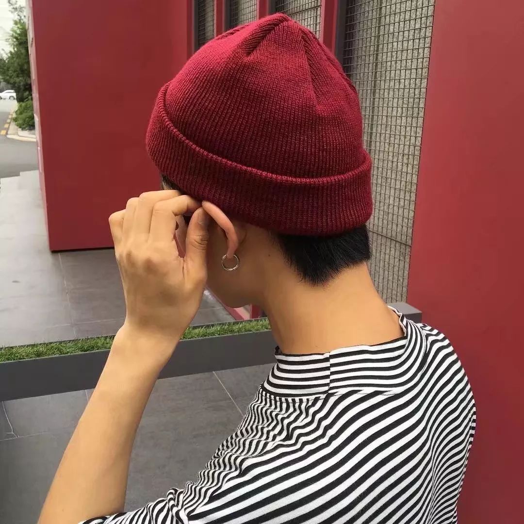 男士戴什么帽子比较好看 cf4677c4ab9b4f4d900e601c0a08b3c4.jpeg