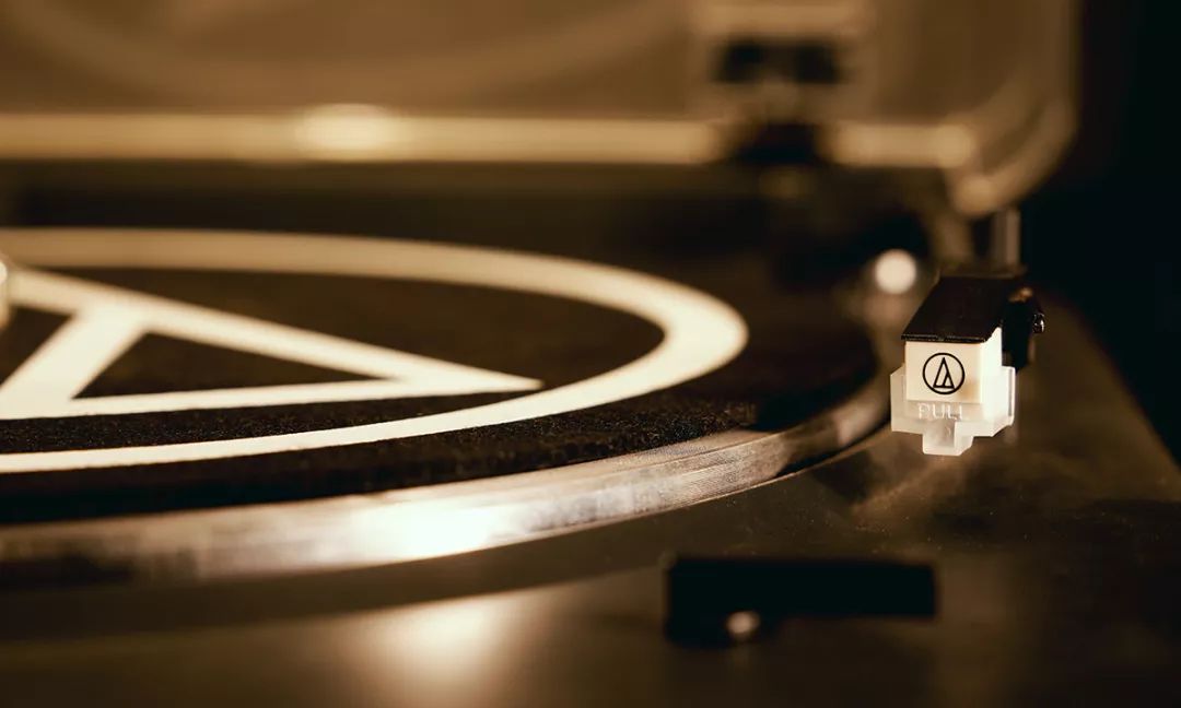 什么是黑胶音质 e5ac20ba02e04510b5b5267f1b4ed474.jpeg