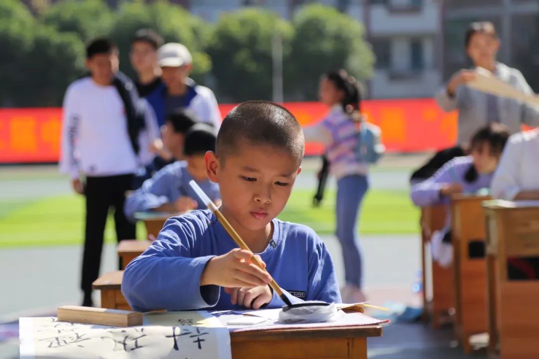 热爱文艺创作 03bf2cc75f984ef89c1a1e53759cc577.jpeg