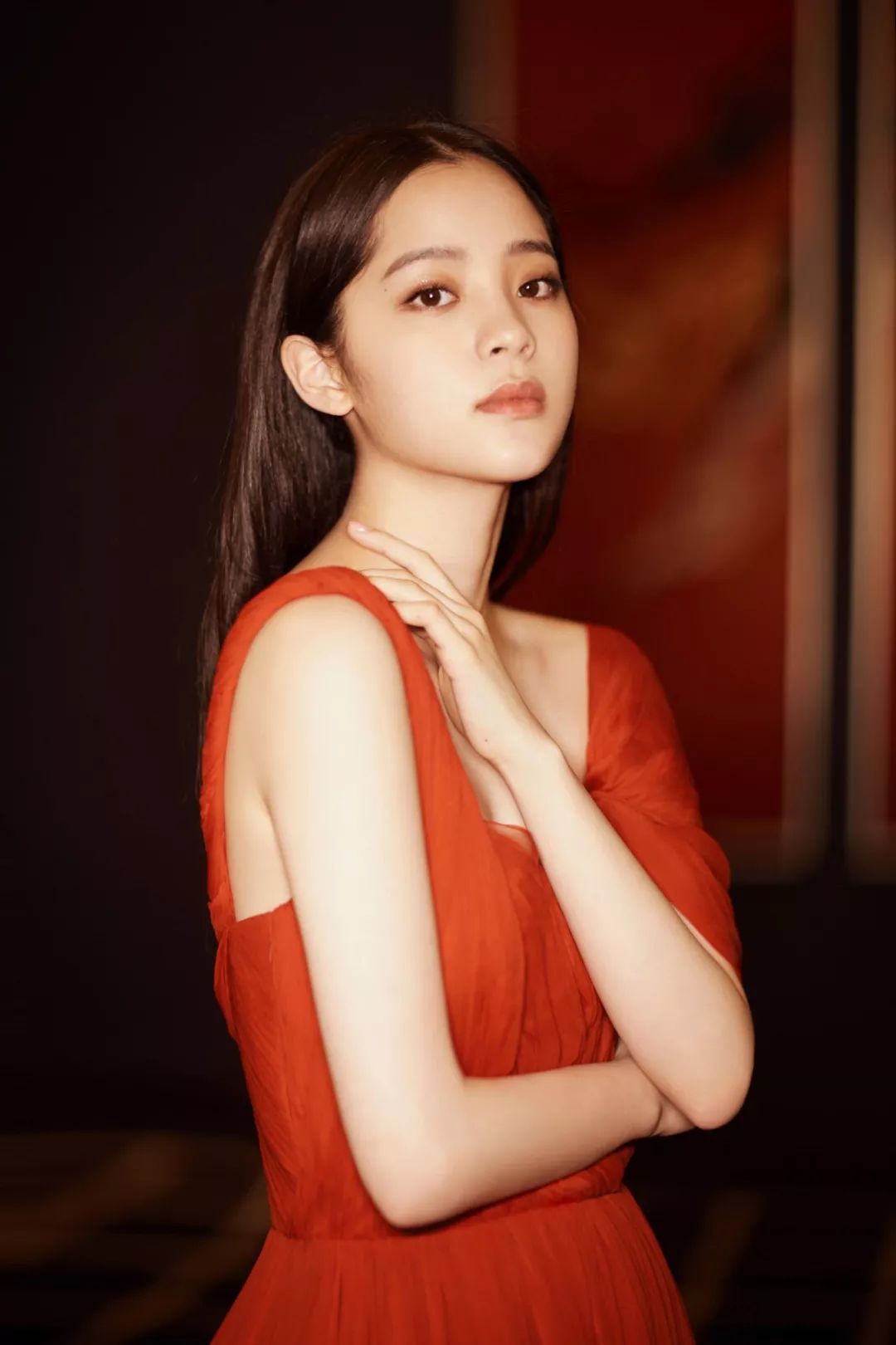 欧阳娜娜陈飞宇恋情添新锤!亲妹妹聊天记录被