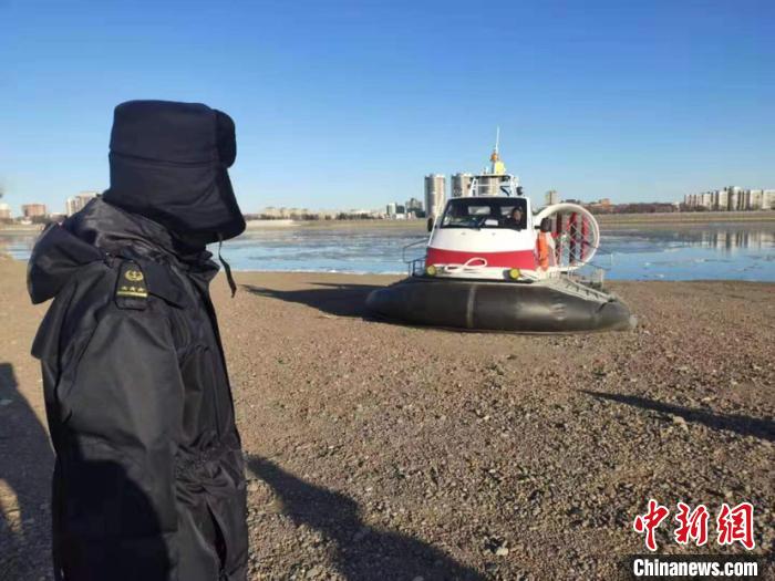 “中俄双子城”开通气垫船客货运输实现“公交化”