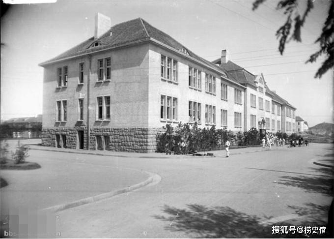 德国和清廷在青岛合办的德华大学，中国投资4万马克只存在了五年