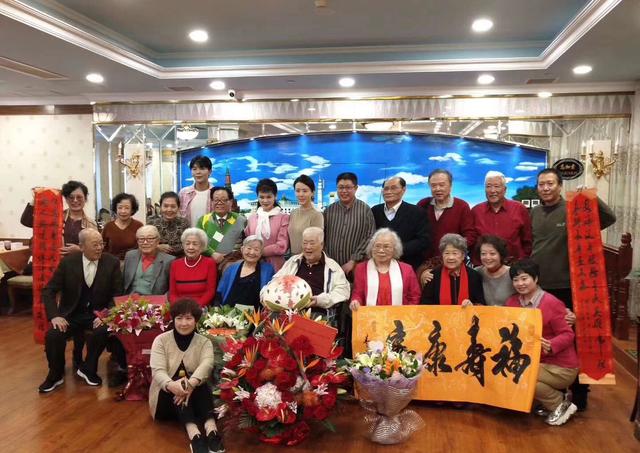 大明星于洋90岁了,生日会上笑声爽朗,谢芳陶玉