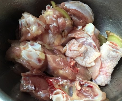 鸡腿肉炖汤怎么做 131636a18e60492398fc5c0420e7cf6c.png