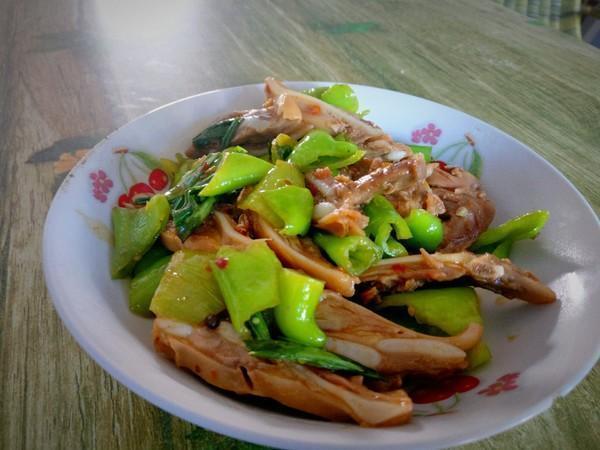 怎么把肉炒干水分 257e350b68494bddba056cf82490f1d1.jpeg