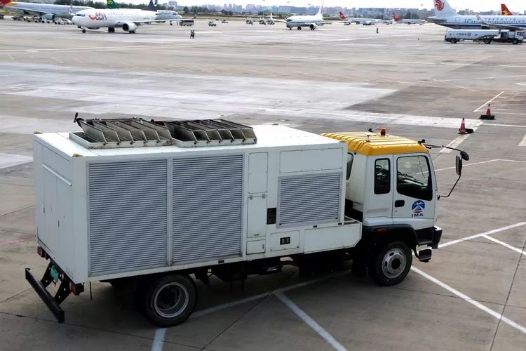 空调车是用于飞机在航站停留,接送旅客或进行机务保障过程中,在飞机