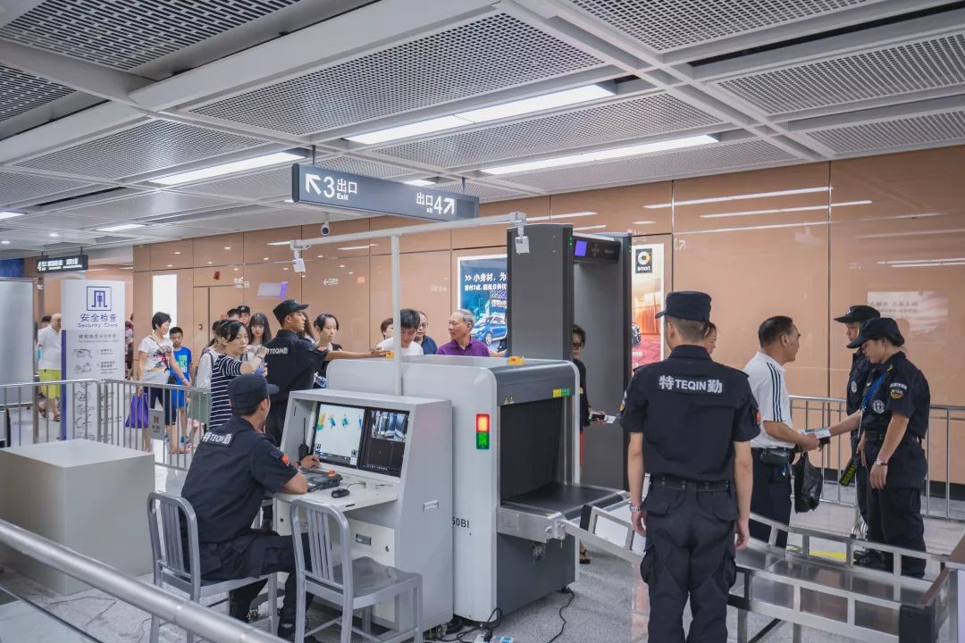 人员进站乘车 如果你是搭乘地铁前往火车站 那么请注意啦 《厦门轨道