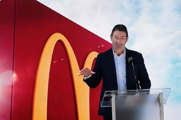 麦当劳CEO被解雇因与员工有亲密关系？