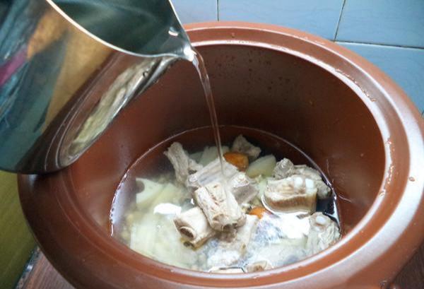 莲藕排骨汤的做法最简单 654af9cbf7c449d9b7fa988b09a30b2f.jpeg