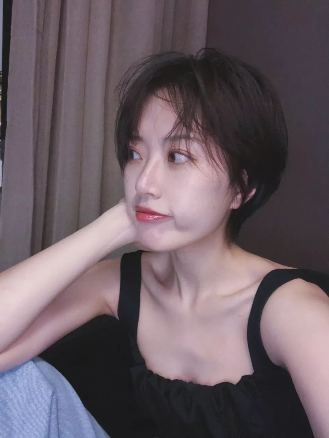 少年感短发 女生 950bd46b4737429c83cce5d9a89f86bd.jpeg