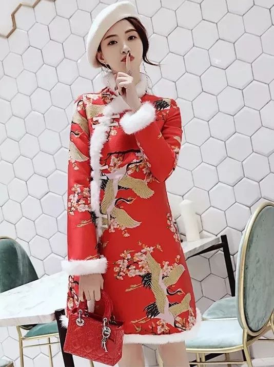 多少斤穿旗袍最好看 9f0cabf2c2414cf3a6e43a78c67a3a24.jpeg