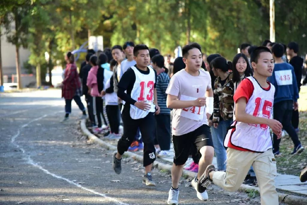 利川三中第51届秋季运动会落幕