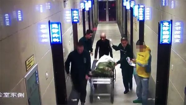 凌晨 辽源有人在医院走廊内疾呼