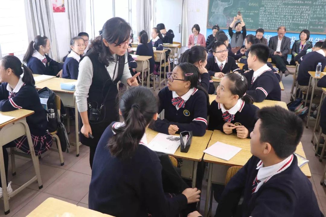 广西妇儿工委赴柳州市龙城中学就性别平等教育进中小学课堂项目试点