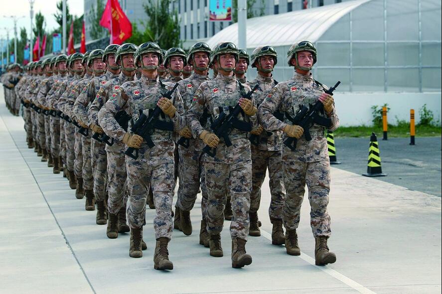 お見舞い 国内最安値 実物中国軍最新型21式荒漠星空迷彩戦闘服上下