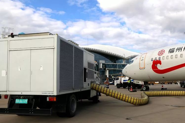 空调车是用于飞机在航站停留,接送旅客或进行机务保障过程中,在飞机