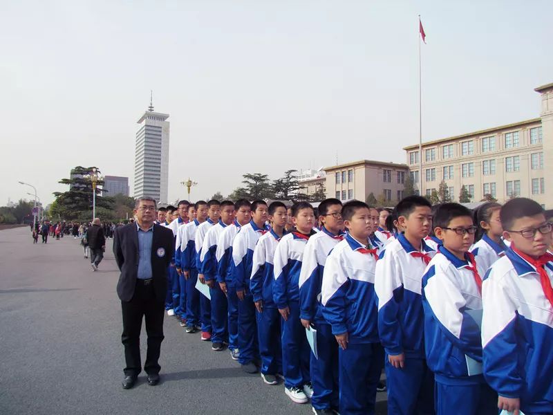 05e60cd56a1a45a0b821ee3431e31fa9.jpeg