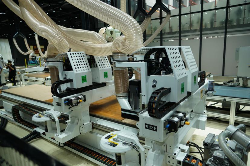 激光设备生产线 2d09a37a26a04d3798f9d42f4b0f3760.jpeg