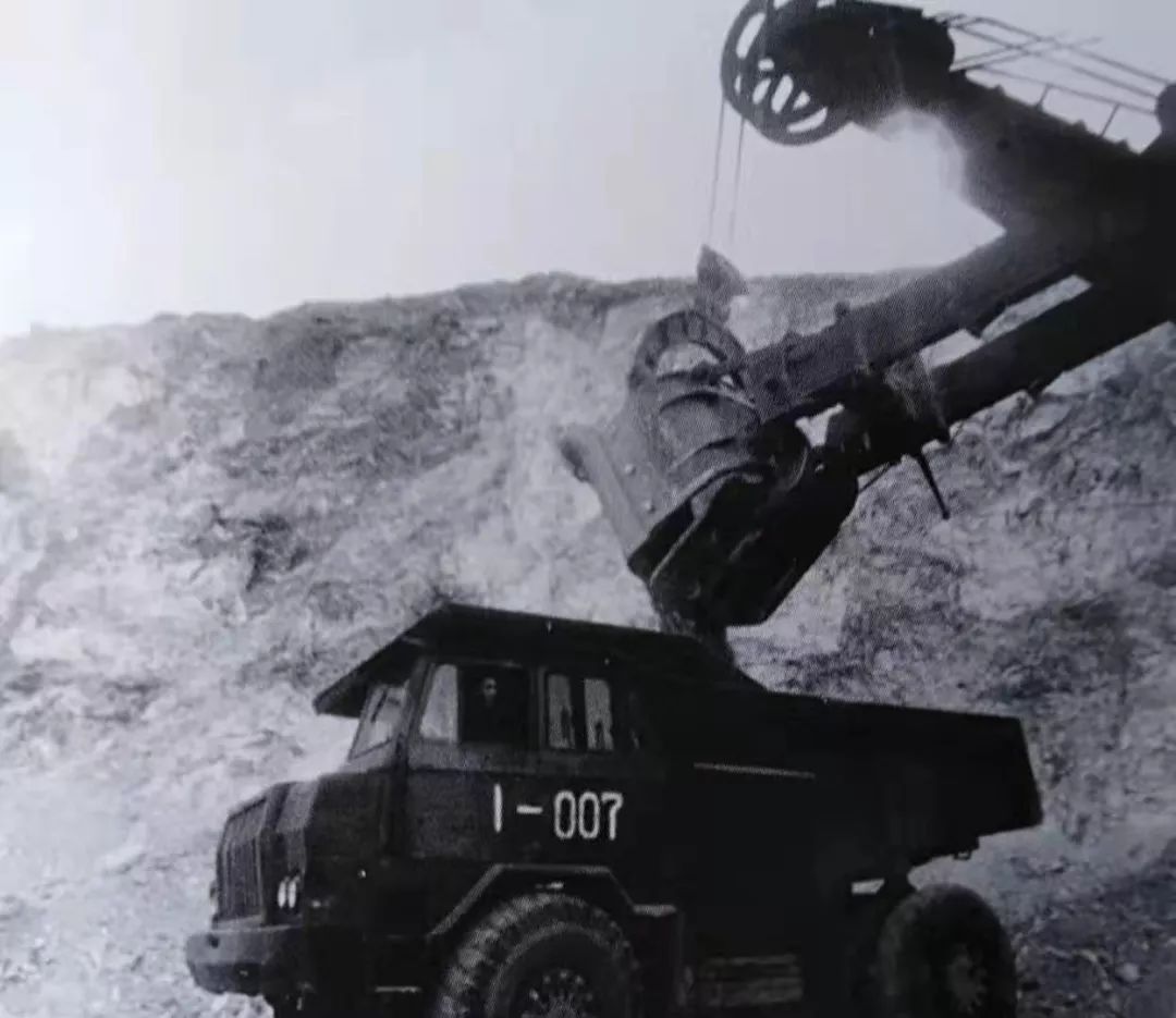 ����Ԫ��������ɽ��