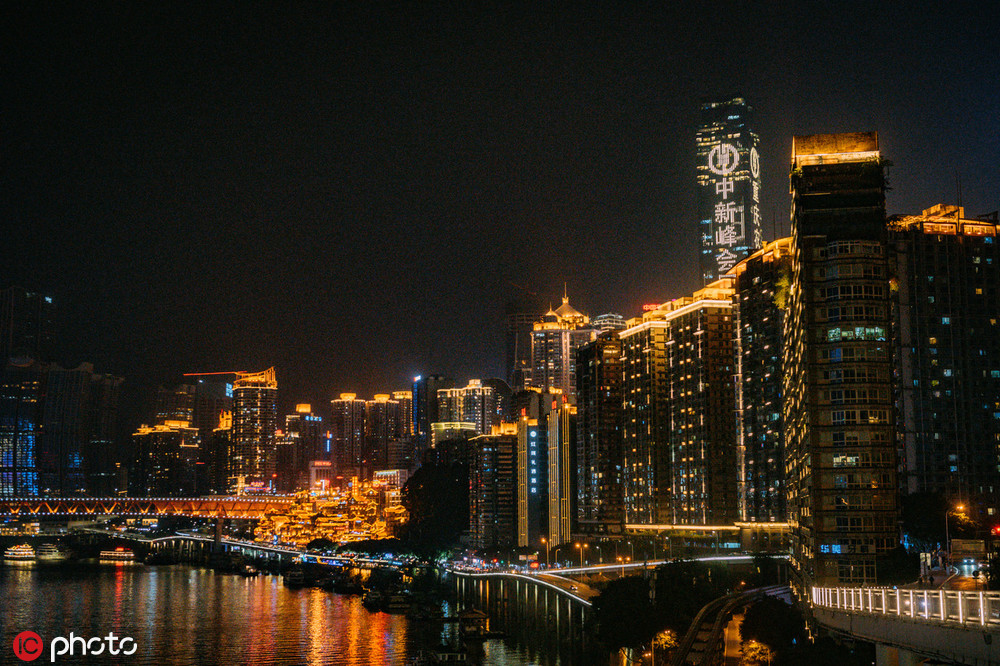 实拍重庆绝美夜景?洪崖洞万千灯火美如画!