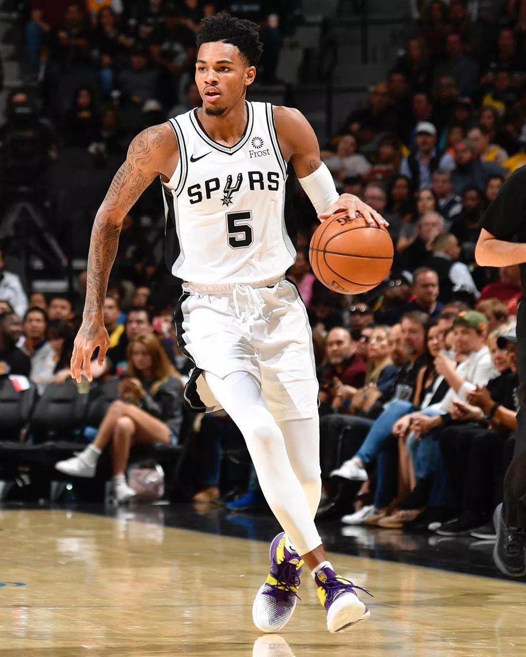 上脚一双全新配色 logan riely dejounte murray (德章泰·穆雷) 穿