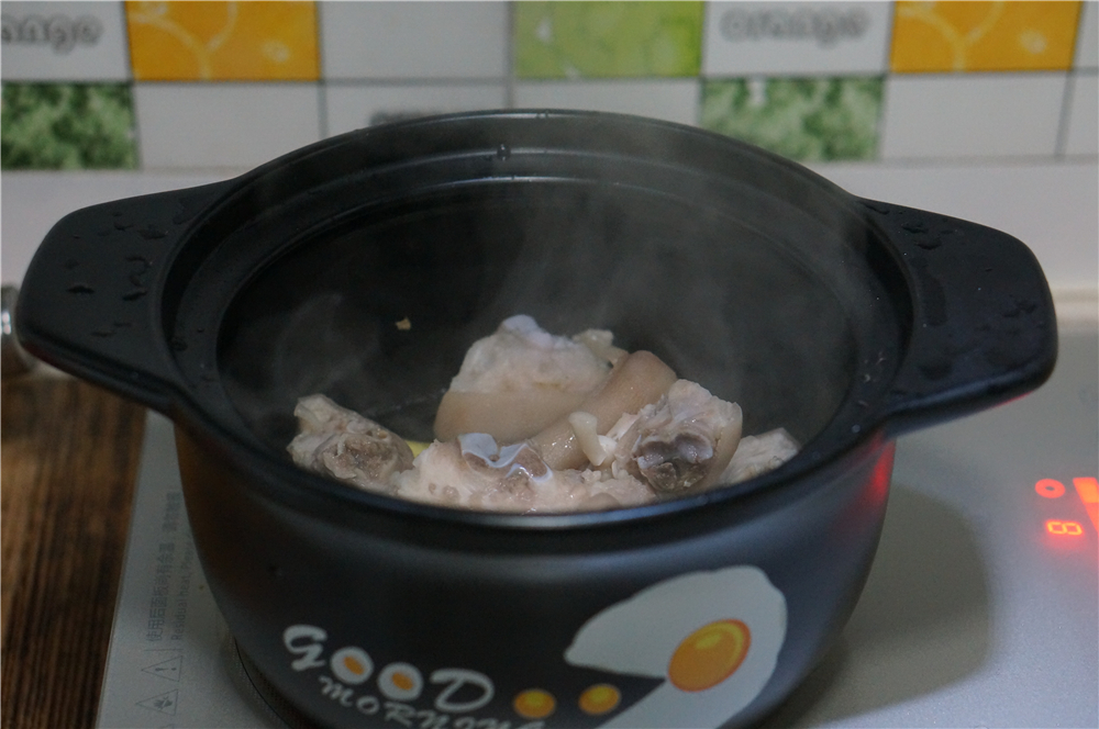 猪脚炖什么发奶 838b91bf2523444d9be02772cf548c14.jpeg