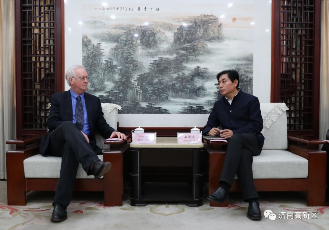 经济总量超过1万亿人民币_经济总量破100万亿(3)