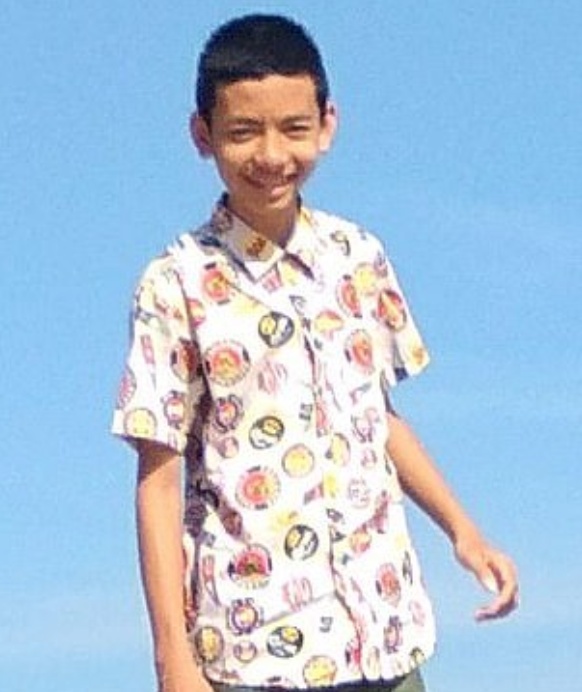 网瘾少年趁放假通宵玩游戏,父母发现他死在电脑桌旁