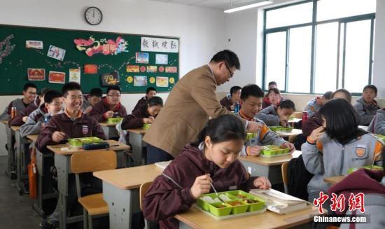 全国学生营养办：学校食堂不能因物价上涨以次充好