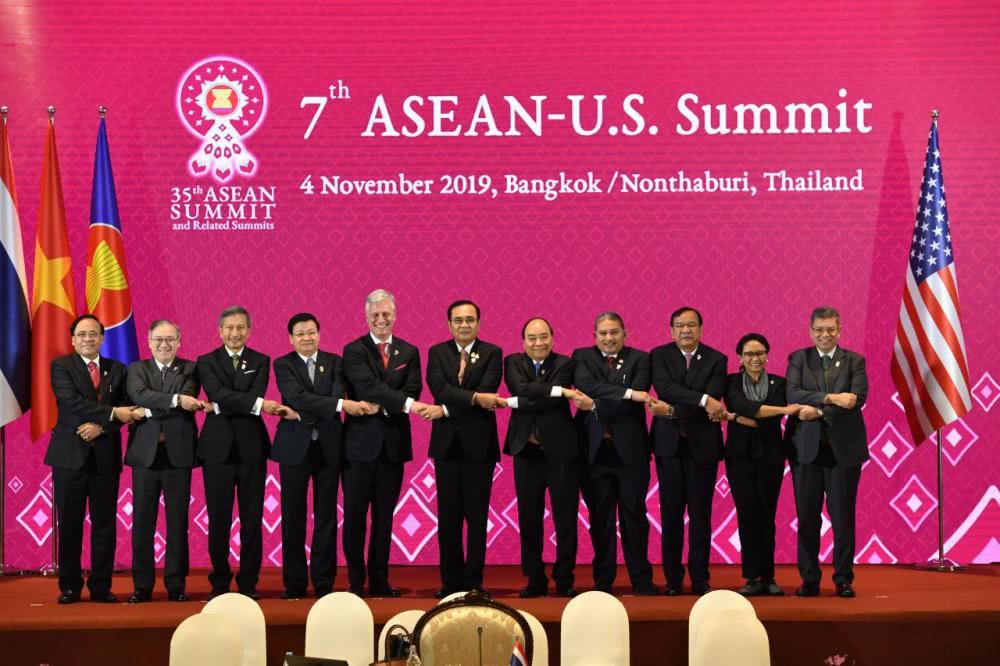 东盟七国人口_东盟十国国旗