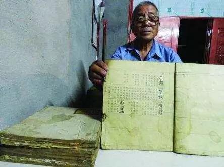 的国家|老人无偿捐出朱元璋画像，声称祖上传下600多年，经专家鉴定真实