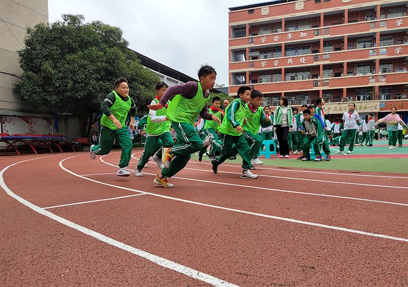 你追我赶,勇争第一 都匀市第七完全小学 刘远萍 凤冈县琊川中学 彭向