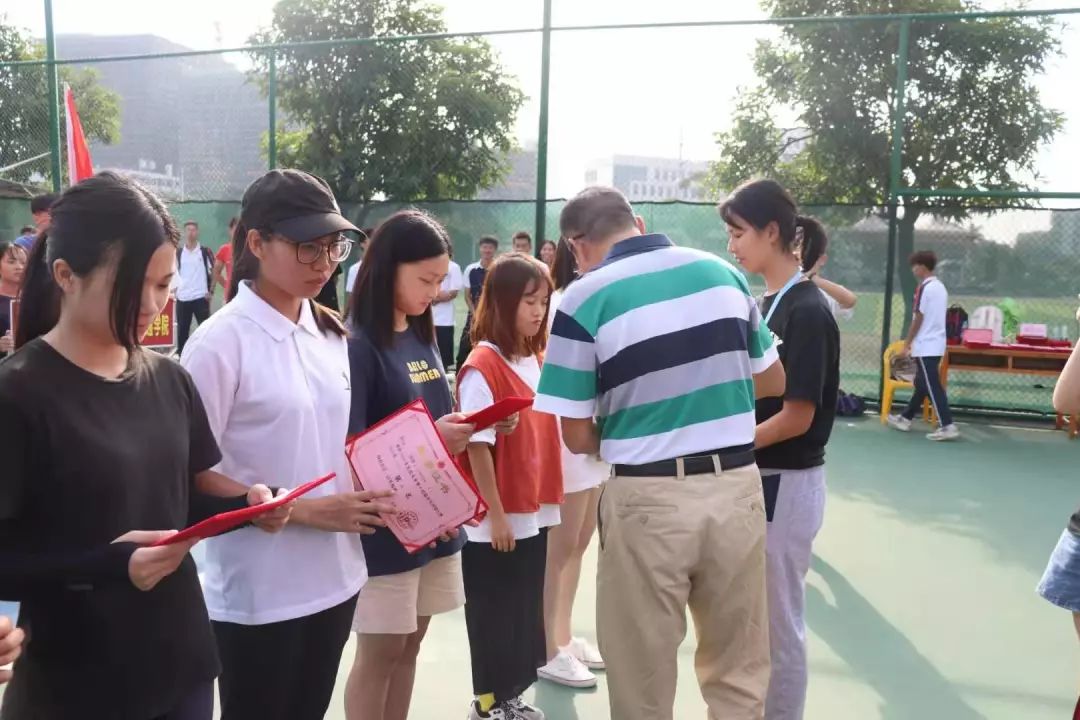 我院运动健儿在五邑大学第十四届网球赛中喜获佳绩