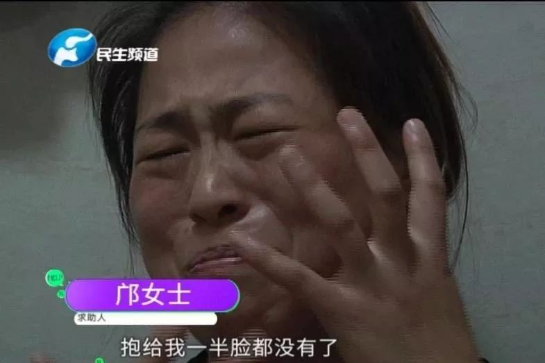 抱脸虫是如何抱脸的 dfed321259fc46be98516e6fed0638eb.jpeg
