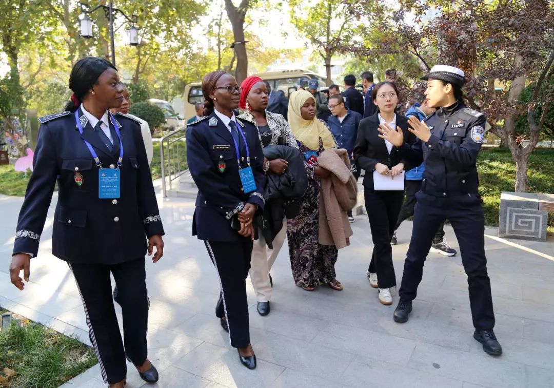 国际刑警组织西非地区中心局警务能力建设研修班到支队学习交流