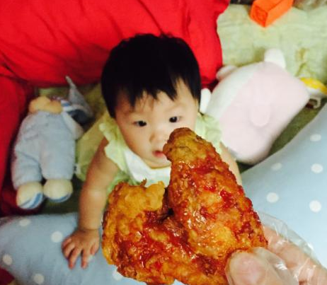 [樱桃育儿经]4种零食已被列入“黑名单”！伤脾难长个，孩子再想吃也别纵容