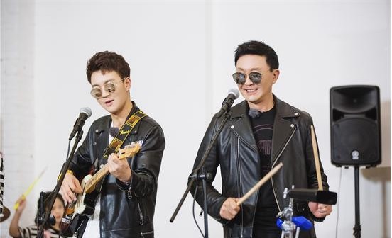 父母爱情全体演唱 55c51258f60046e6bb9d7fd925ebd493.jpeg