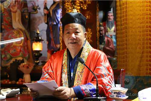 了大师讲经,过经诵经,箓坛演礼等活动,召开了圆箓恳谈会,并举行了传戒