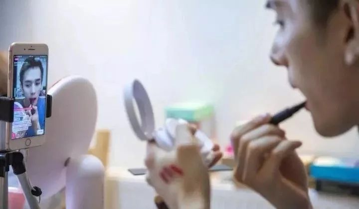 李佳琦时代,电视购物去哪了